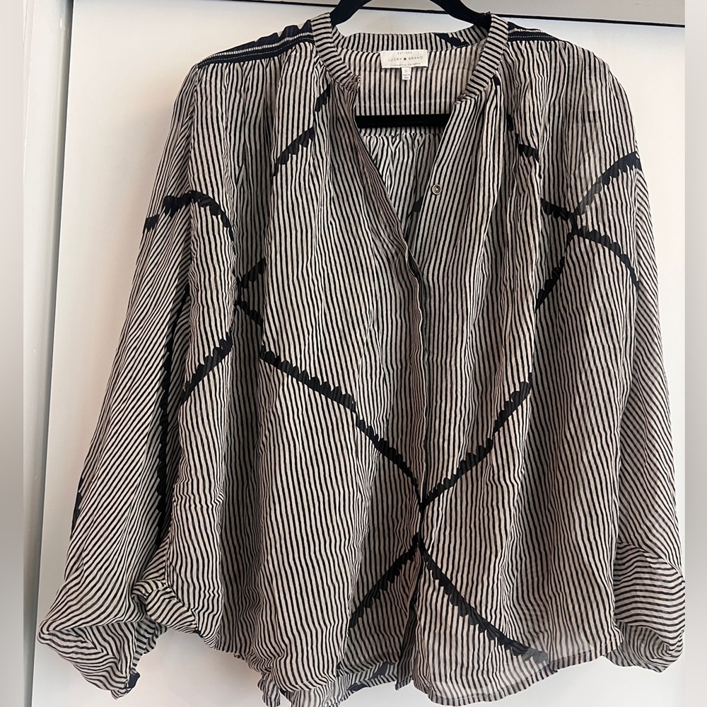 Women’s Lucky Brand thin long sleeve flowy blouse